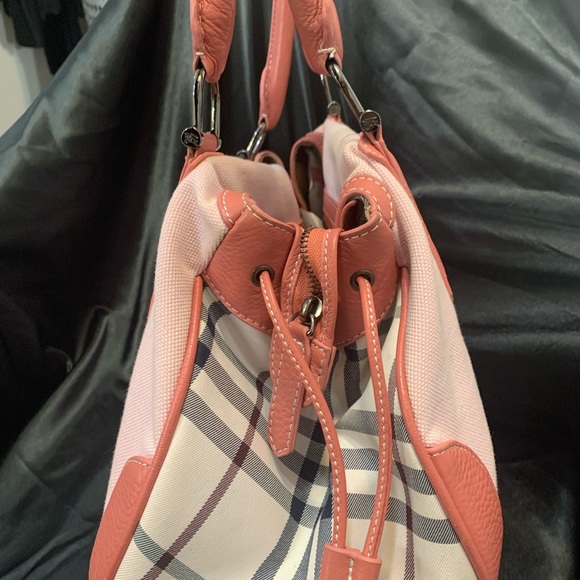 Authentic Pink Burberry Bag - Picture 3 of 10